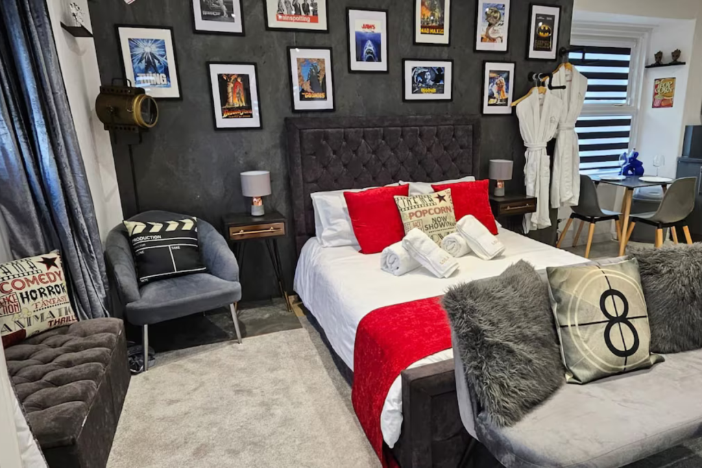 5 movie themed bedroom